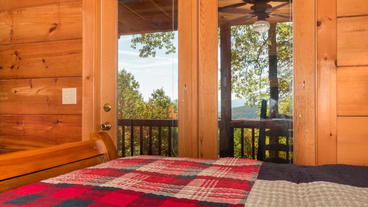 Red Apple Mountaintop Cabin Hot Tub, Wifi, Pet Friendly, Fireplace, Pit, Best Views Villa Cherry Log Luaran gambar